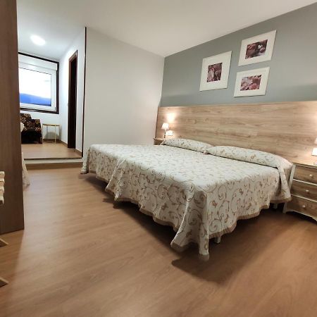 Hostal-Restaurante Paris Forcarei Eksteriør billede